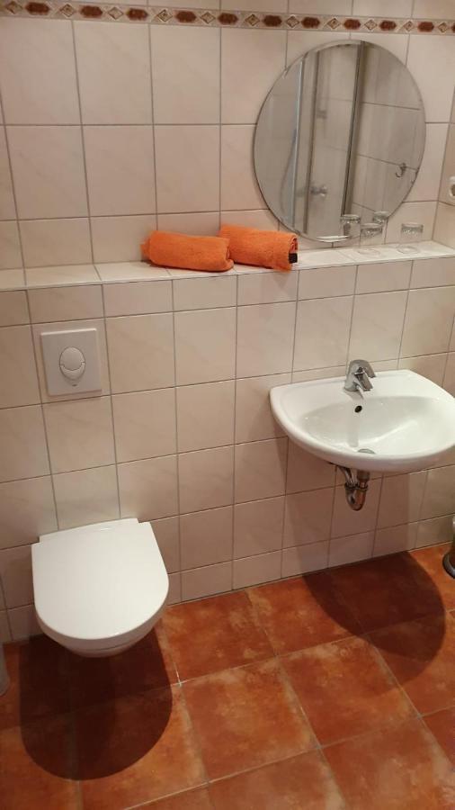 Hotel Dazwischen Uebernachten à Kammerforst Extérieur photo